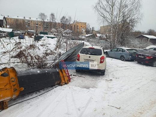 В Иванове на стройплощадке под нагрузкой разломился автокран